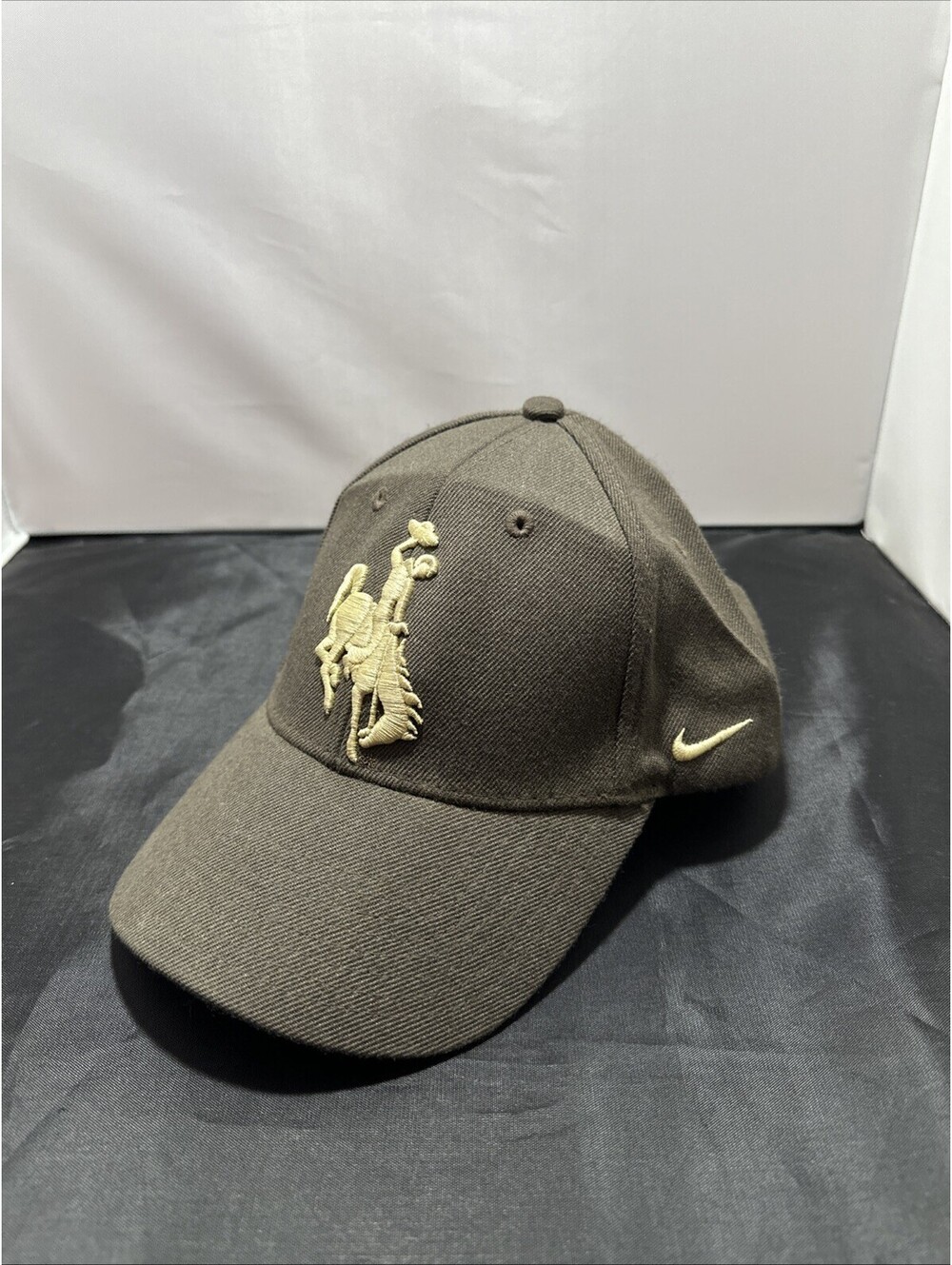 Nike Wyoming Cowboys Hat Adjustable Hook & Loop Brown College Cap Embroidered